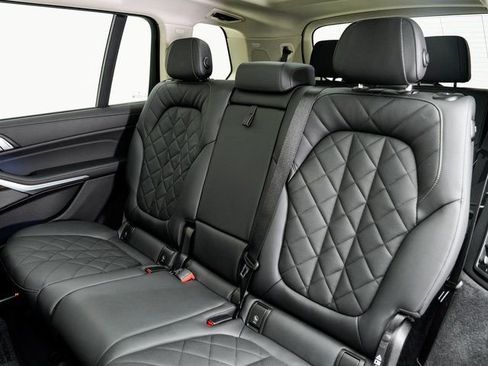 Used 2026 BMW X7 xDrive40i image 25