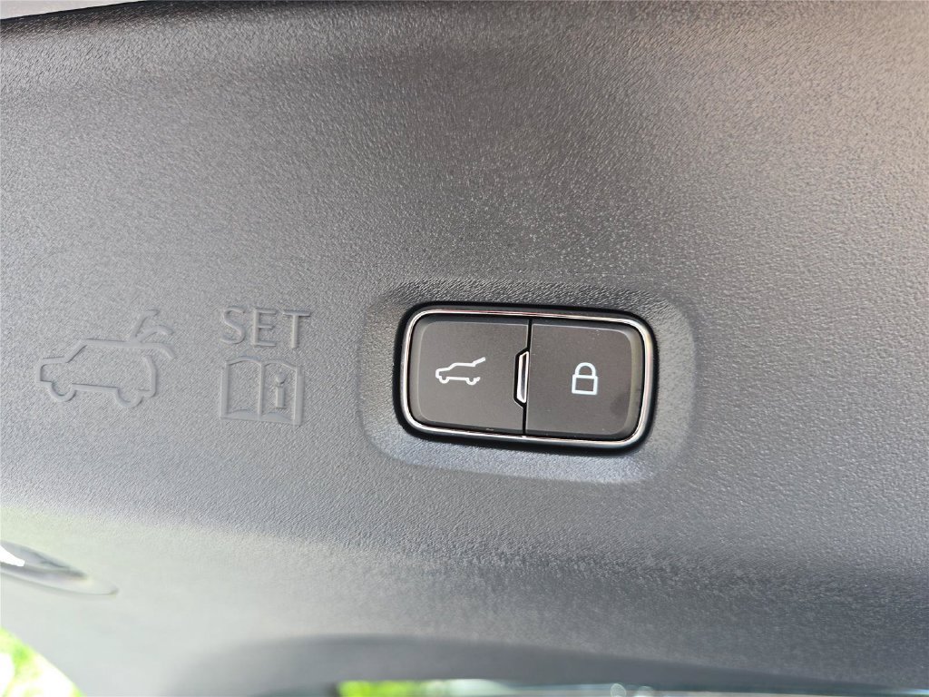 New 2027 Lincoln Navigator Premiere RWD image 26