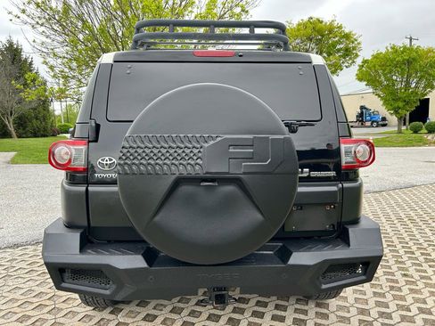 Used 2013 Toyota FJ Cruiser 4WD w/ Upgrade Pkg image 6