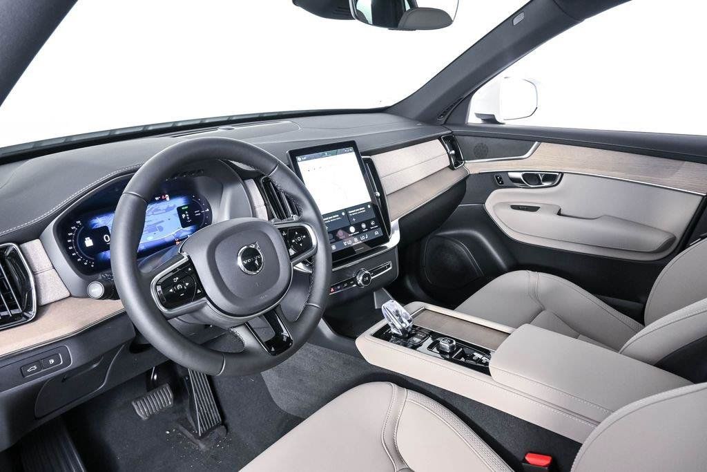 New 2026 Volvo XC90 T8 Core w/ Protection Package AWD/4WD image 4