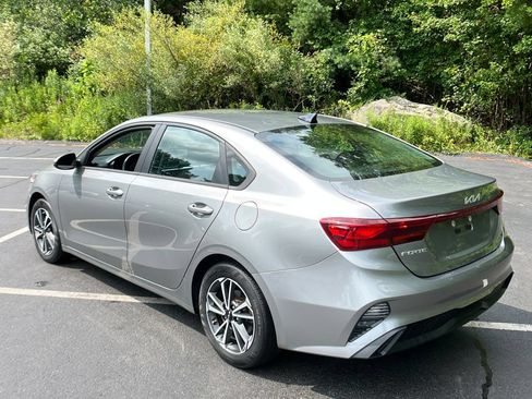 Used 2023 Kia Forte LXS FWD image 3