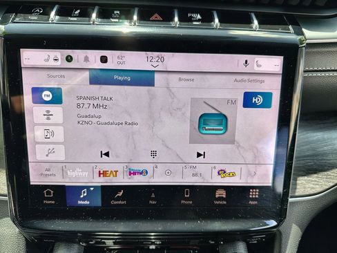 Used 2023 Jeep Grand Cherokee Limited w/ Trailer Tow Prep Group (B) image 12