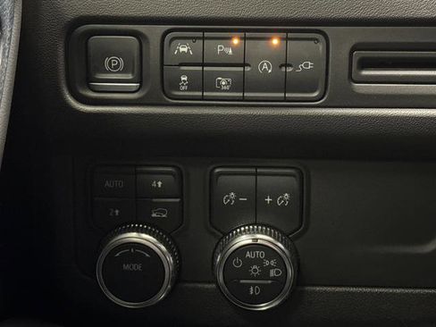 Used 2022 GMC Yukon SLT w/ SLT Premium Package image 27