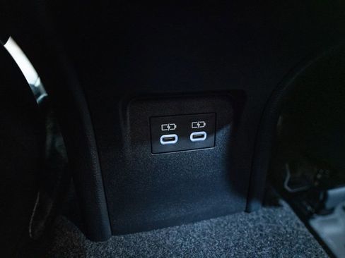 Used 2024 Toyota Prius XLE image 37