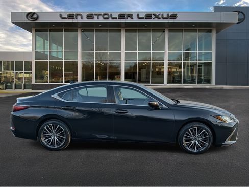 Certified 2022 Lexus ES 350 w/ Premium Package image 2