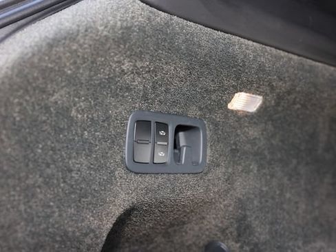 Used 2018 Bentley Bentayga AWD/4WD image 30