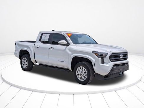 Used 2024 Toyota Tacoma SR5 RWD image 2