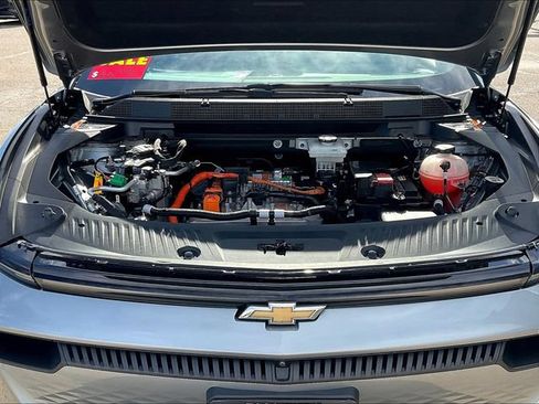 Certified 2024 Chevrolet Equinox EV LT FWD image 31