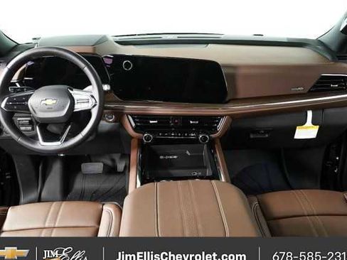 New 2026 Chevrolet Suburban High Country w/ Sun And Tow Package image 18