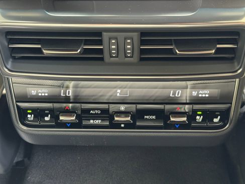 Used 2023 Lexus LX 600 Luxury w/ Appearance Package image 44