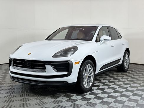 Used 2026 Porsche Macan AWD/4WD image 1