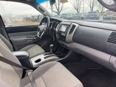 Used 2015 Toyota Tacoma PreRunner image 21