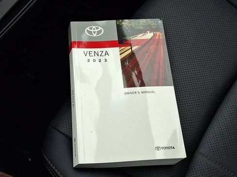 Used 2023 Toyota Venza Limited AWD/4WD image 26