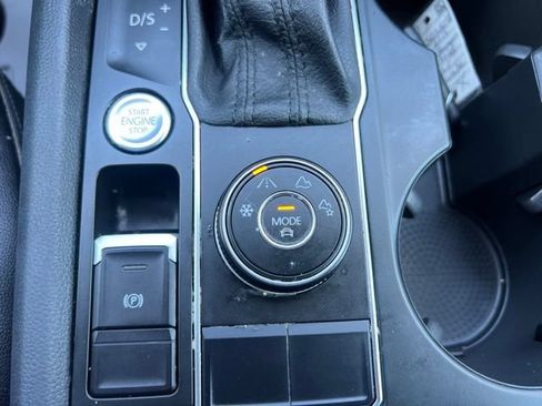 Used 2019 Volkswagen Atlas SE w/ Towing Package AWD/4WD image 27