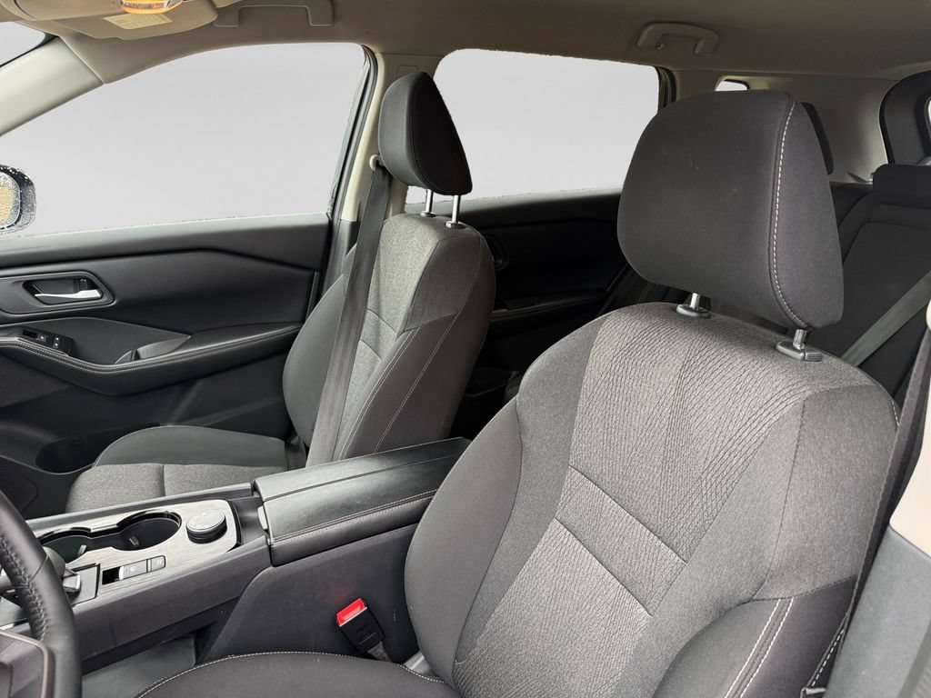 Used 2025 Nissan Rogue SV AWD/4WD image 22