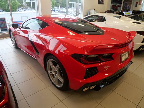 Used 2020 Chevrolet Corvette Stingray Preferred Cpe w/ 2LT Preferred Equipment Group RWD image 3