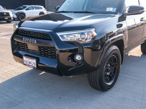 Used 2022 Toyota 4Runner SR5 Premium w/ Moonroof Package RWD image 10
