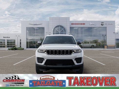 New 2026 Jeep Grand Cherokee Laredo AWD/4WD image 6