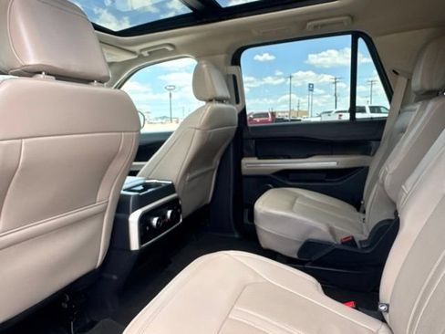 Used 2024 Ford Expedition Limited RWD image 29