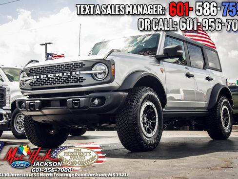 Used 2022 Ford Bronco Badlands image 4