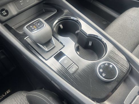 Certified 2025 Nissan Rogue SV AWD/4WD image 9