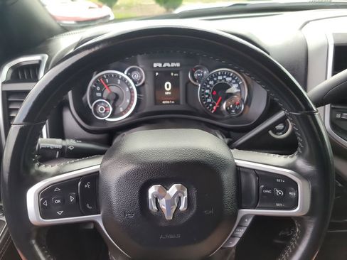 Used 2024 RAM 2500 Big Horn AWD/4WD image 28