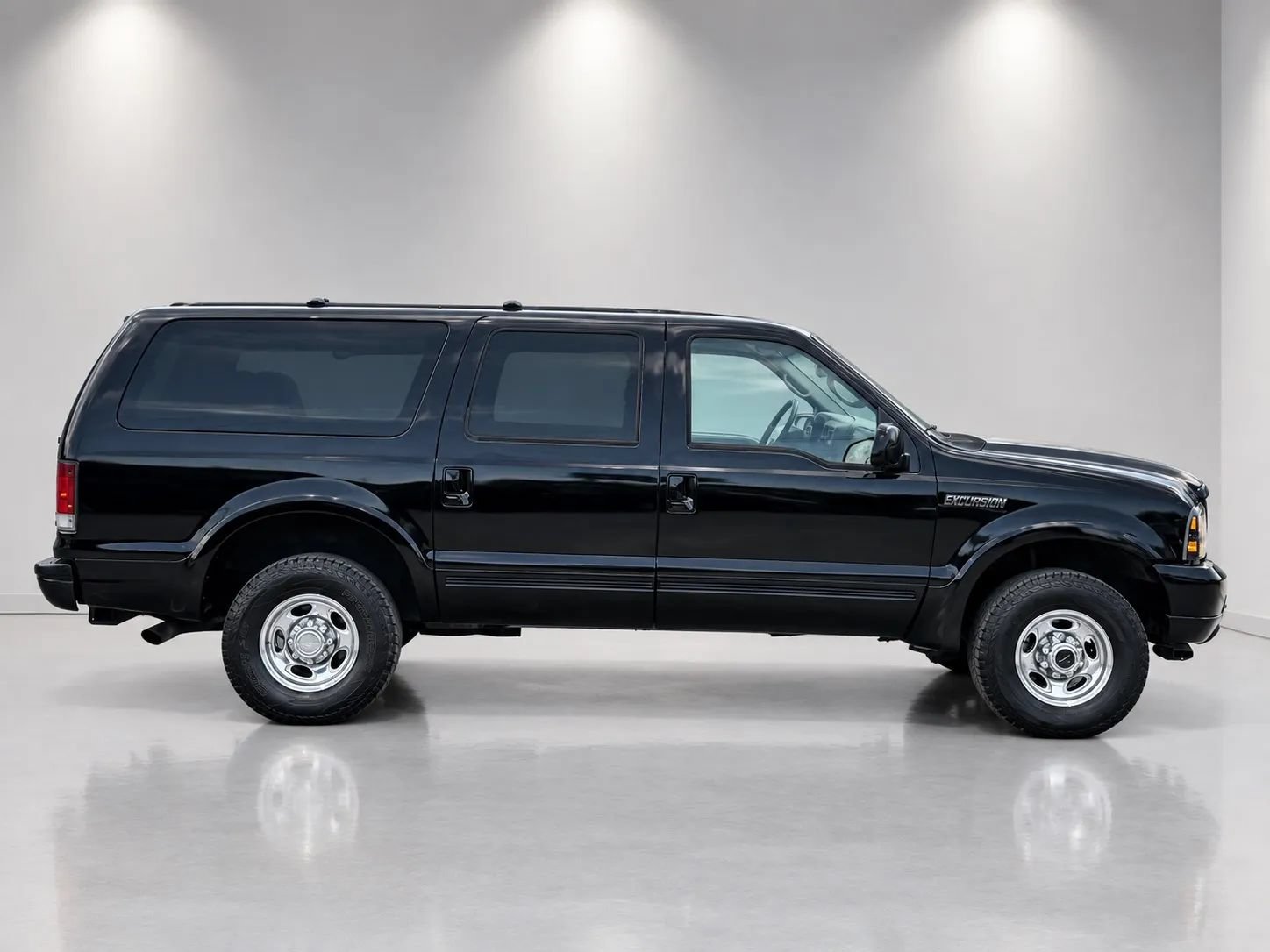 Used 2002 Ford Excursion Limited AWD/4WD image 5