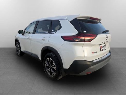 Used 2023 Nissan Rogue SV image 9