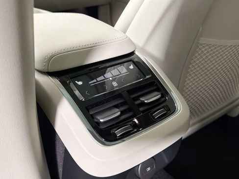 New 2026 Volvo V60 B5 Cross Country Ultra w/ Protection Package Premier AWD/4WD image 26