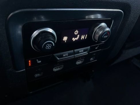 Used 2021 GMC Yukon Denali w/ Denali Premium Package image 20