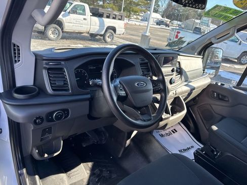Used 2024 Ford Transit 250 Low Roof w/ Exterior Upgrade Package image 3