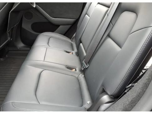 Used 2024 Tesla Model Y Long Range AWD/4WD image 6