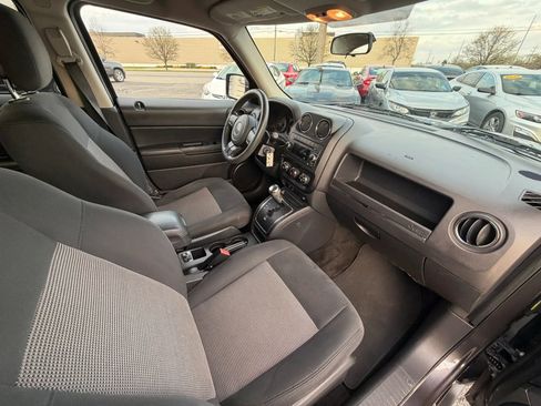 Used 2014 Jeep Patriot Sport w/ Power Value Group image 30