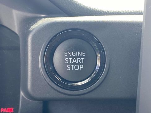 Used 2025 Toyota Tacoma SR5 AWD/4WD image 25