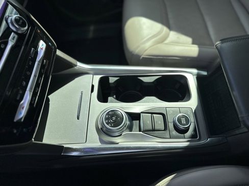 Used 2021 Ford Explorer Platinum w/ Equipment Group 601A image 21