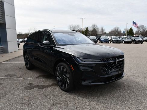 New 2026 Lincoln Nautilus Reserve w/ Jet Appearance Package AWD/4WD image 9
