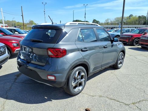New 2026 Hyundai Venue SEL FWD image 3