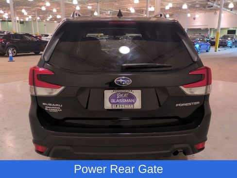 Used 2023 Subaru Forester Premium image 5
