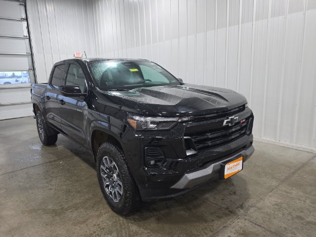 Used 2024 Chevrolet Colorado Z71 w/ Z71 Convenience Package 2 AWD/4WD image 2