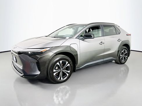 Used 2023 Toyota bZ4X AWD image 3
