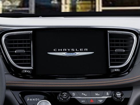 New 2026 Chrysler Pacifica Pinnacle image 18
