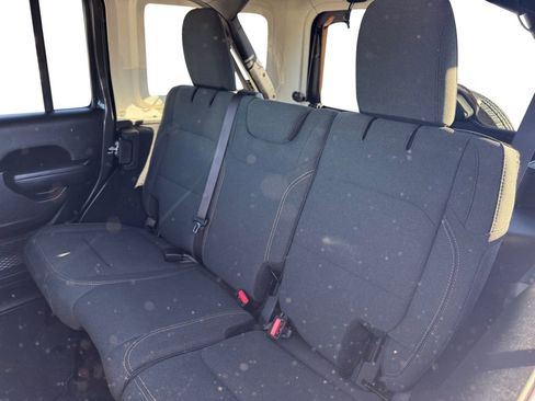 Used 2025 Jeep Wrangler Sport S image 13