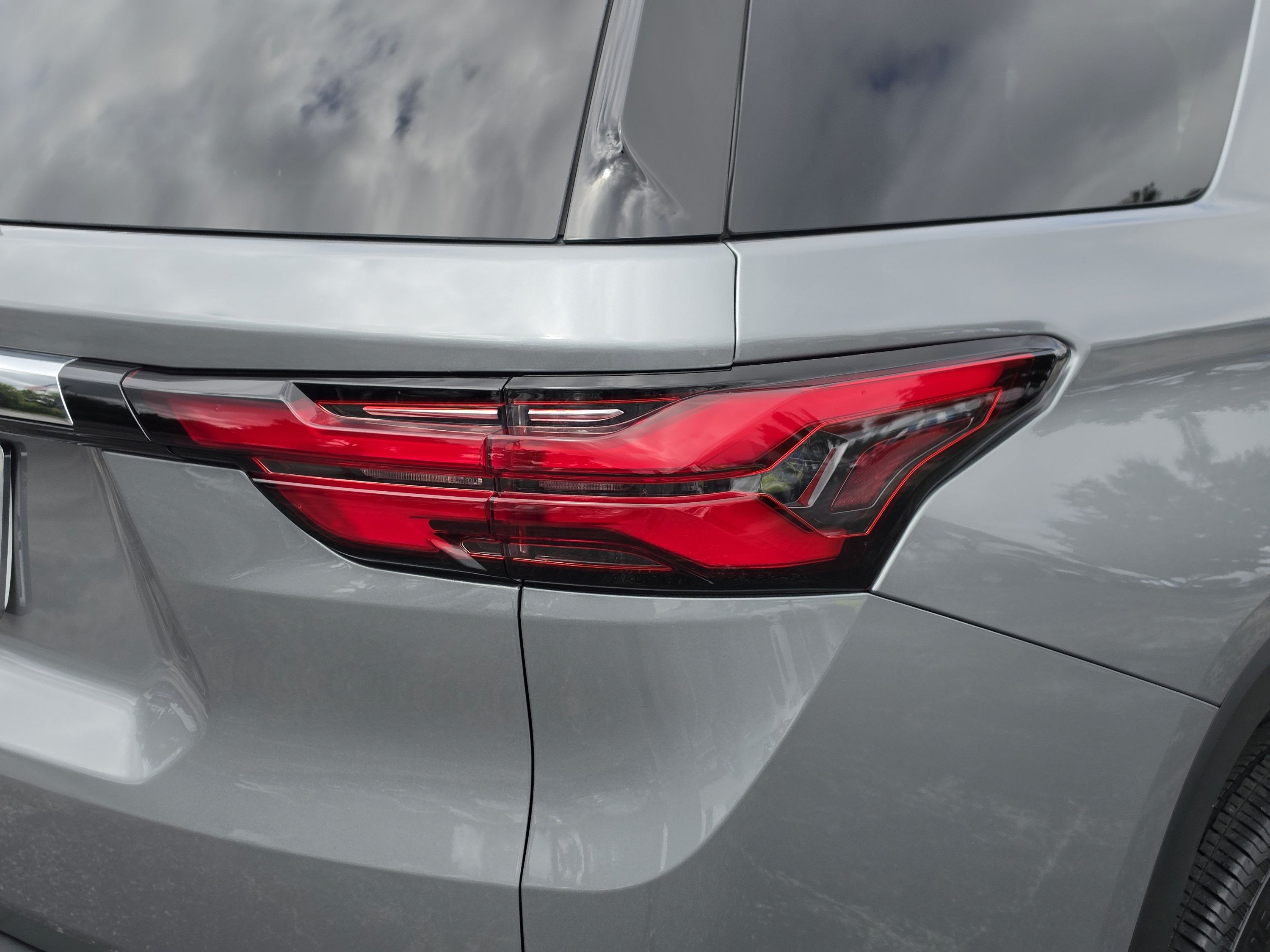 Used 2023 Chevrolet Traverse LS w/ Safety Package FWD image 14