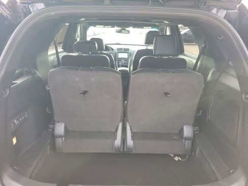 Used 2017 Ford Explorer Platinum image 25