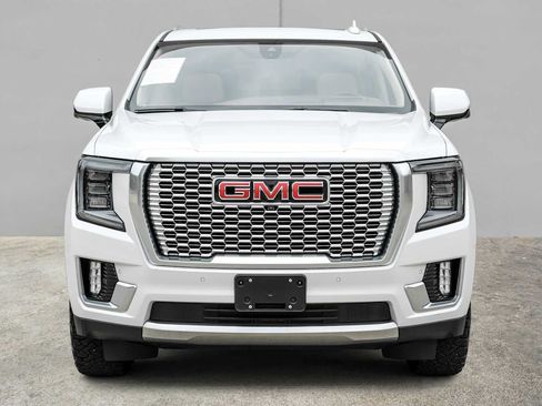 Used 2021 GMC Yukon Denali w/ Advanced Technology Package AWD/4WD image 6