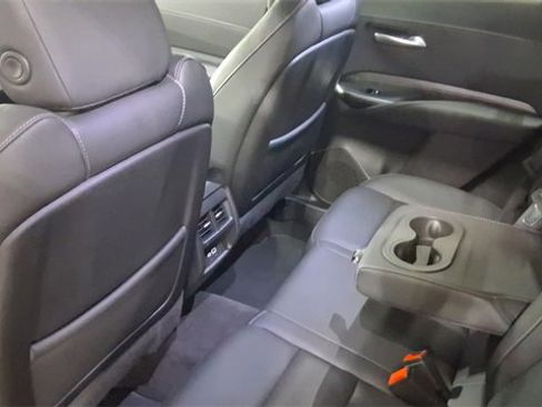 Used 2025 Cadillac XT4 Premium Luxury image 23