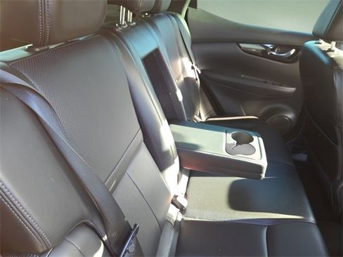 Used 2022 Nissan Rogue Sport SL image 27