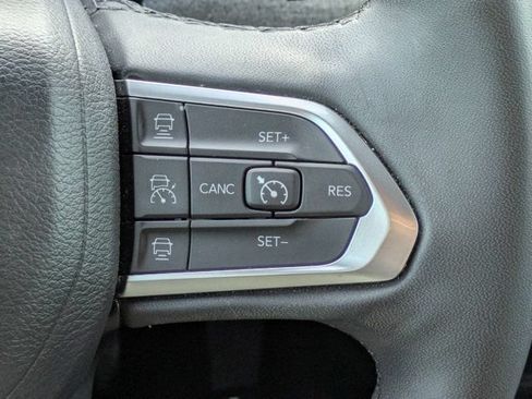 Used 2023 Jeep Compass Latitude w/ Sun and Sound Group AWD/4WD image 28