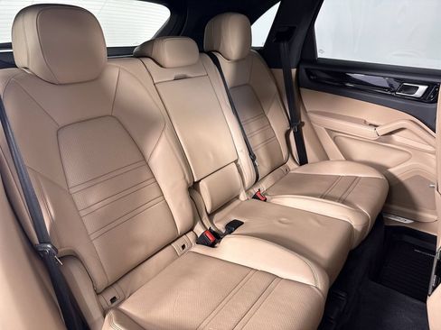 Certified 2021 Porsche Cayenne E-Hybrid AWD/4WD image 22