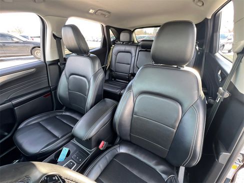 Used 2022 Ford Escape Titanium image 27